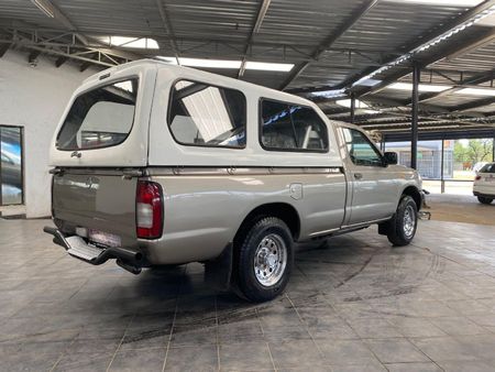 2005-Nissan-NP300-20i-LWB-Single-Cab_5
