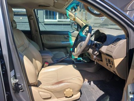 2013-Toyota-Fortuner-30-D-4D-Raised-Body-Auto_9