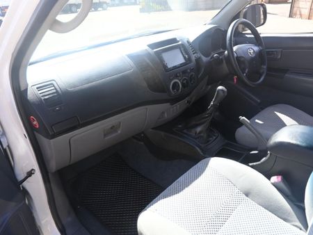 2009-Toyota-Hilux-27-VVTi-Raider-Raised-Body-Single-Cab_2