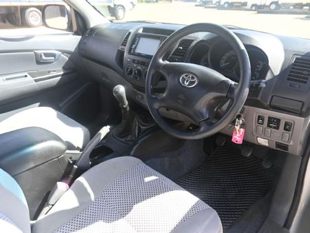 2009-Toyota-Hilux-27-VVTi-Raider-Raised-Body-Single-Cab_3