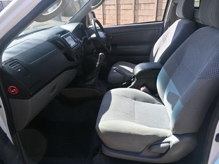 2009-Toyota-Hilux-27-VVTi-Raider-Raised-Body-Single-Cab_6