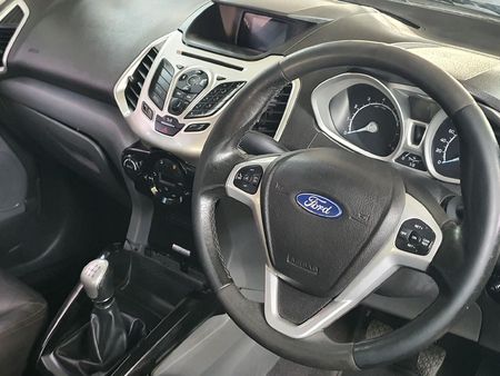 2013-Ford-EcoSport-10-EcoBoost-Titanium_9