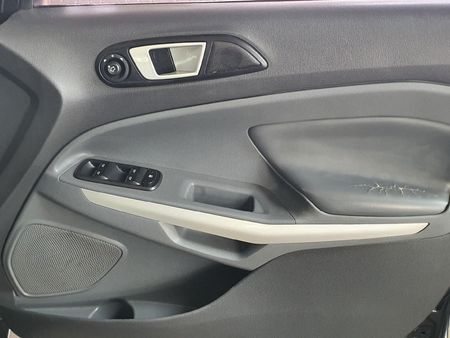 2013-Ford-EcoSport-10-EcoBoost-Titanium_10
