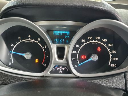 2013-Ford-EcoSport-10-EcoBoost-Titanium_11