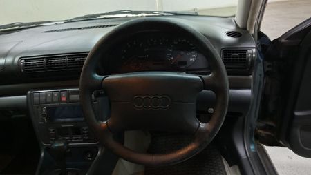 1995-Audi-A4-18-Executive-Auto_10