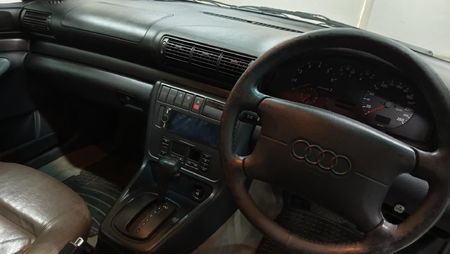 1995-Audi-A4-18-Executive-Auto_11