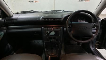 1995-Audi-A4-18-Executive-Auto_12