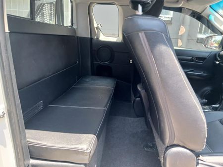 2017-Toyota-Hilux-24-GD-6-Raised-Body-SRX-Extended-Cab_12