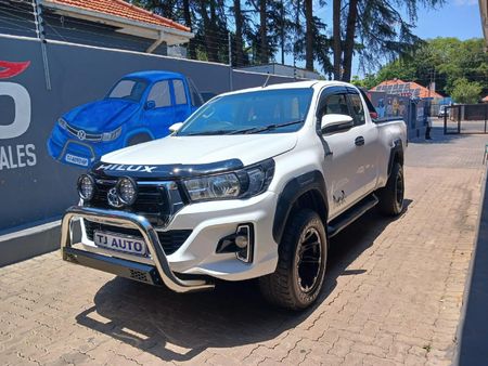 2017-Toyota-Hilux-24-GD-6-Raised-Body-SRX-Extended-Cab_1