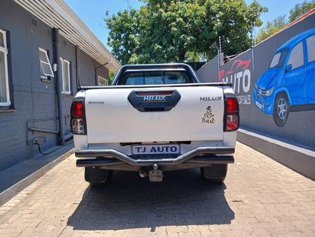 2017-Toyota-Hilux-24-GD-6-Raised-Body-SRX-Extended-Cab_5