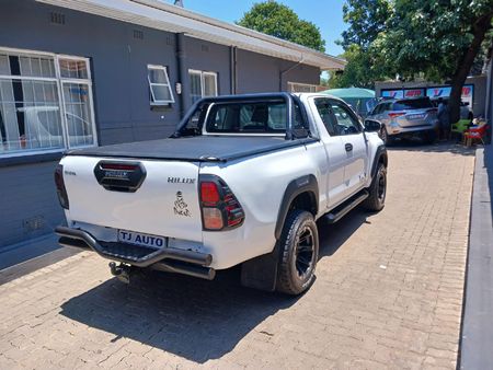 2017-Toyota-Hilux-24-GD-6-Raised-Body-SRX-Extended-Cab_6
