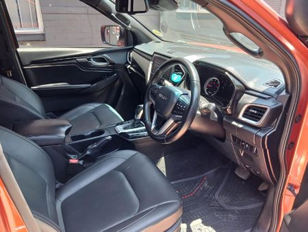 2023-Isuzu-D-Max-30-DDI-V-Cross-HR-4x4-Auto-Double-Cab_9