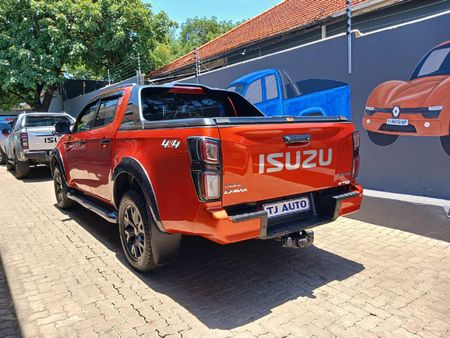 2023-Isuzu-D-Max-30-DDI-V-Cross-HR-4x4-Auto-Double-Cab_5