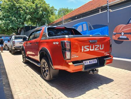 2023-Isuzu-D-Max-30-DDI-V-Cross-HR-4x4-Auto-Double-Cab_6
