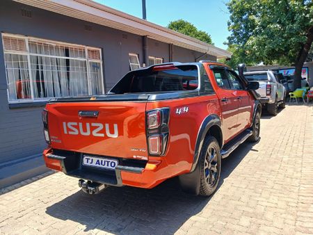 2023-Isuzu-D-Max-30-DDI-V-Cross-HR-4x4-Auto-Double-Cab_7