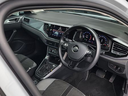 2020-Volkswagen-Polo-10-TSI-Highline-Auto-85kW_15