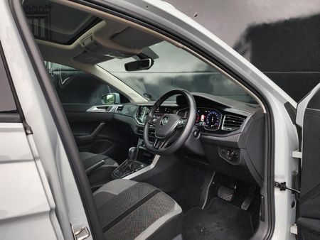 2020-Volkswagen-Polo-10-TSI-Highline-Auto-85kW_16