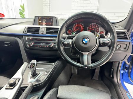 2013-BMW-3-Series-320i-M-Sport-Auto_7