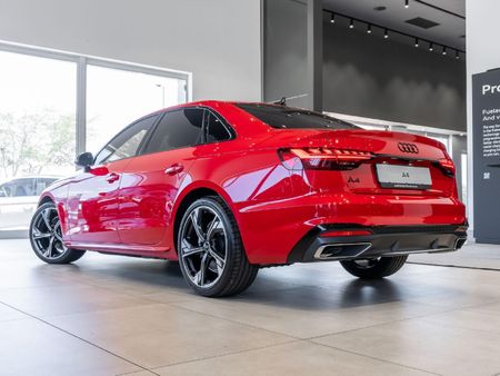 2025-Audi-A4-Black-Edition-S-Tronic-35-TFSI_4