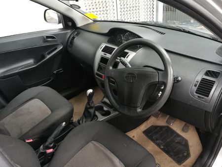 2016-TATA-Indica-2016-Tata-Indica-14-vista-safire_10