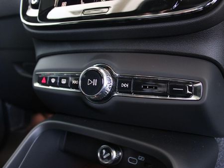 2024-Volvo-C40-Recharge-Twin-Pure-Electric_15