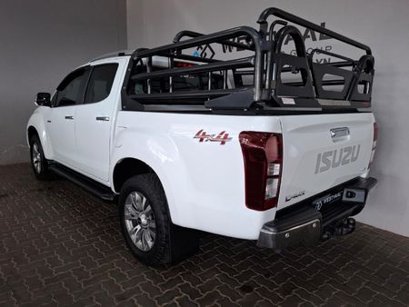 2020-Isuzu-D-Max-300-LX-4x4-Double-Cab_13