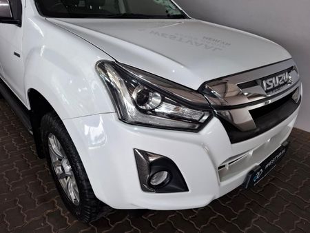 2020-Isuzu-D-Max-300-LX-4x4-Double-Cab_18