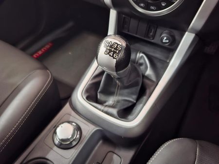 2020-Isuzu-D-Max-300-LX-4x4-Double-Cab_7