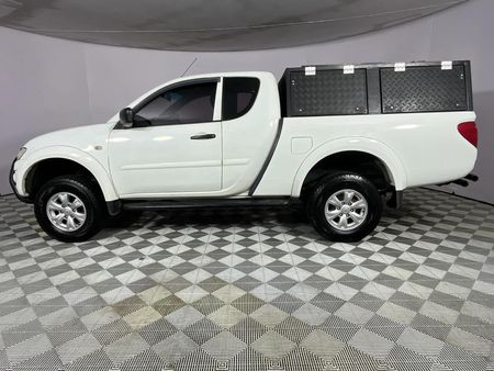 2014-Mitsubishi-Triton-25-DI-D-ClubCab-Single-Cab_14