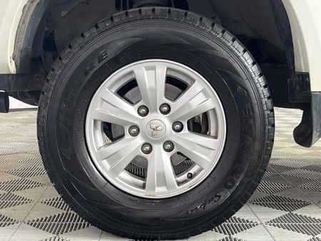 2014-Mitsubishi-Triton-25-DI-D-ClubCab-Single-Cab_2