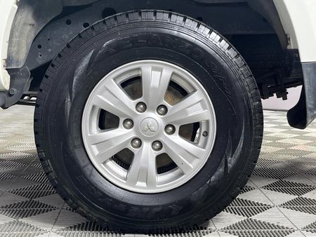 2014-Mitsubishi-Triton-25-DI-D-ClubCab-Single-Cab_4