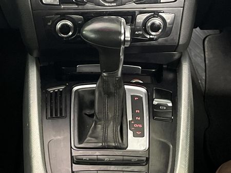 2013-Audi-Q5-30-TDI-quattro-SE-Auto_10
