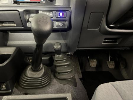 2023-Toyota-Land-Cruiser-79-45-D-Double-Cab_9
