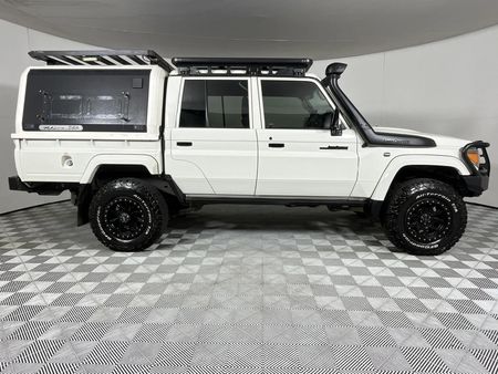 2023-Toyota-Land-Cruiser-79-45-D-Double-Cab_12