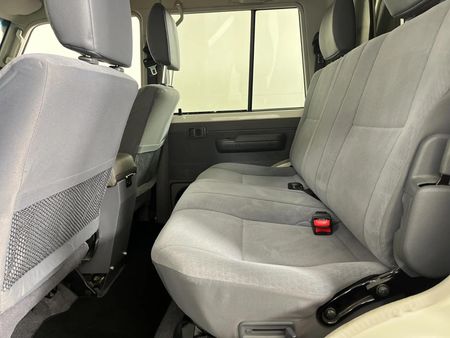 2023-Toyota-Land-Cruiser-79-45-D-Double-Cab_3