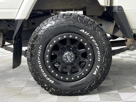 2023-Toyota-Land-Cruiser-79-45-D-Double-Cab_7