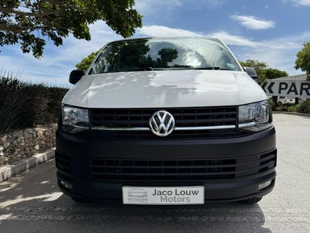 2018-Volkswagen-Transporter-T6-Crew-Bus-20-TDI-LWB-75kW-Panel-Van_17