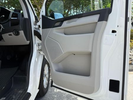 2018-Volkswagen-Transporter-T6-Crew-Bus-20-TDI-LWB-75kW-Panel-Van_30