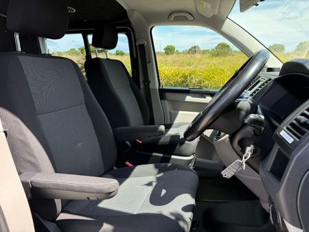 2018-Volkswagen-Transporter-T6-Crew-Bus-20-TDI-LWB-75kW-Panel-Van_31
