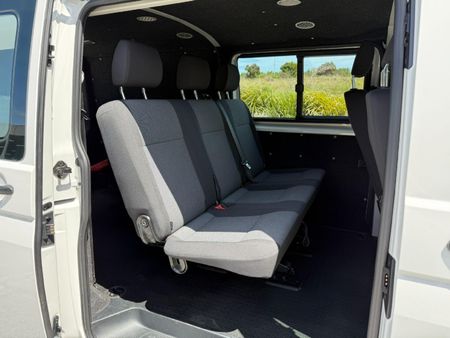 2018-Volkswagen-Transporter-T6-Crew-Bus-20-TDI-LWB-75kW-Panel-Van_32