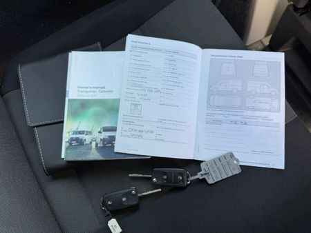 2018-Volkswagen-Transporter-T6-Crew-Bus-20-TDI-LWB-75kW-Panel-Van_34