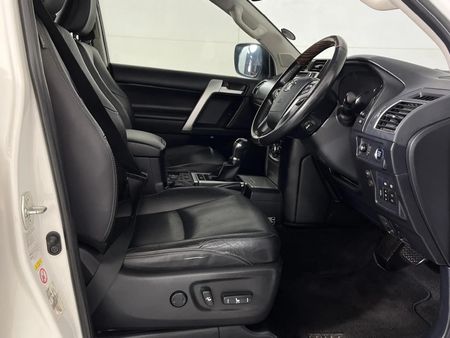 2018-Toyota-Land-Cruiser-Prado-30-D-VX-L-Auto_9