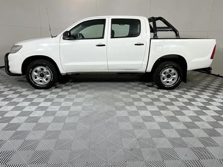 2013-Toyota-Hilux-25-D-4D-SRX-4x4-Double-Cab_17