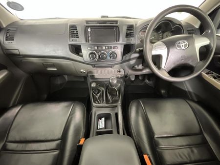 2013-Toyota-Hilux-25-D-4D-SRX-4x4-Double-Cab_1