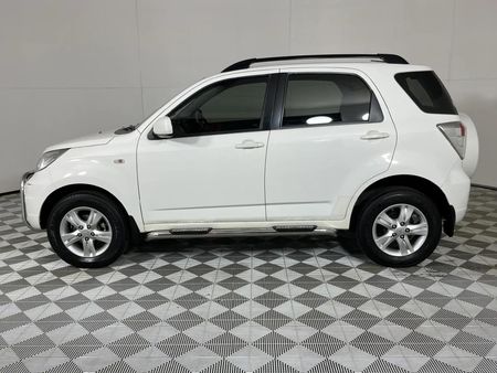 2011-Daihatsu-Terios-4x4_13