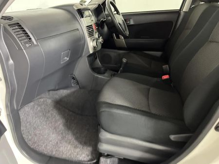 2011-Daihatsu-Terios-4x4_7