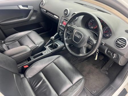 2010-Audi-A3-Sportback-14T-Attraction_14