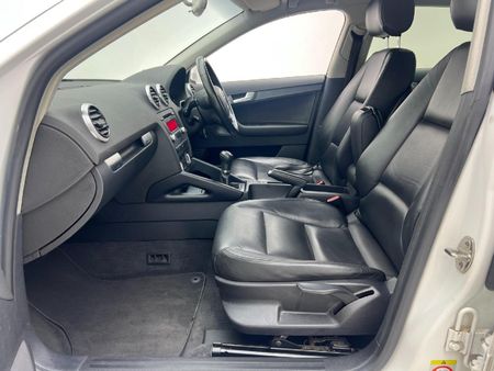 2010-Audi-A3-Sportback-14T-Attraction_6