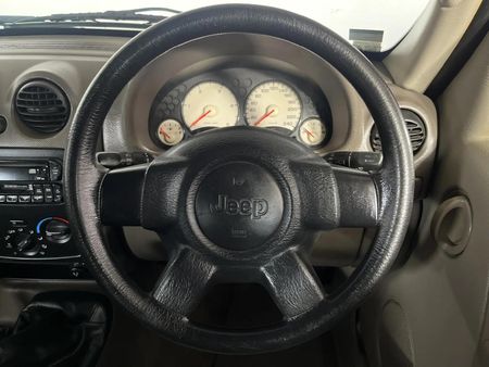 2003-Jeep-Cherokee-24-CRD-Sport_11