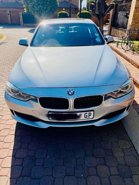 2012-BMW-3-Series-320i-Modern-Auto_0